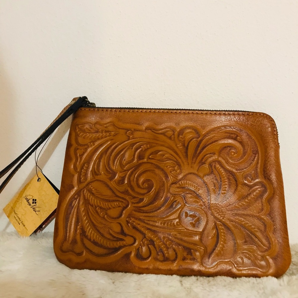 NWT Patricia Nash wristlet